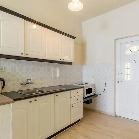 Apartamento Nikos Seaside 4 *